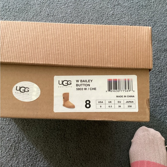 COPY - UGG Australia Tan Shearling Boots Women’s  Size 8 - Picture 6 of 6